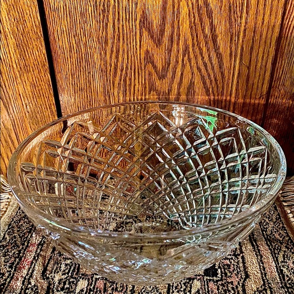 Tiffany & Co. Diamond Cut Crystal 10” bowl centerpiece gifting entertaining - Picture 9 of 10